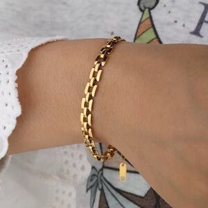 18K Gold Plated Lightweight Geometric Link Bracelet